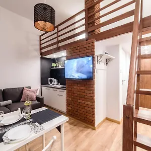 2 Nights - Great Location, Right Next To Main Rail And Bus Station, 10 Min To Main Square By Foot Hotel apartamentowy